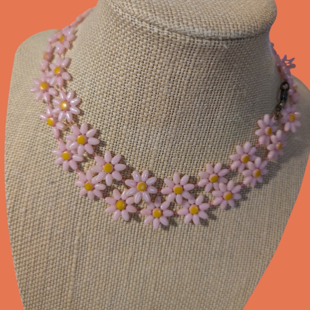 60s 70s Vintage Pink Daisy‎ Flower Plastic Necklace Flawed